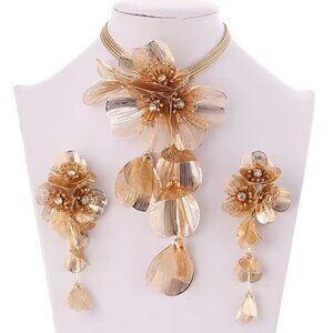 Kate Middleton Famous Cascading Floral Necklace&Earrings Set